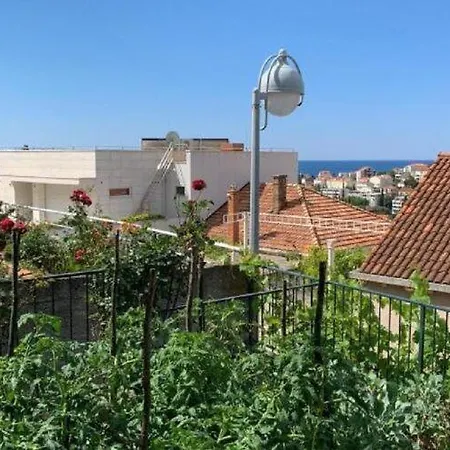 2 - Double With Shared Bathroom 1 - 6 Apartment